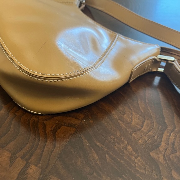 Liz Claiborne Women’s Tan Small Shoulder Purse - Some Signs of Wear - Picture 11 of 11